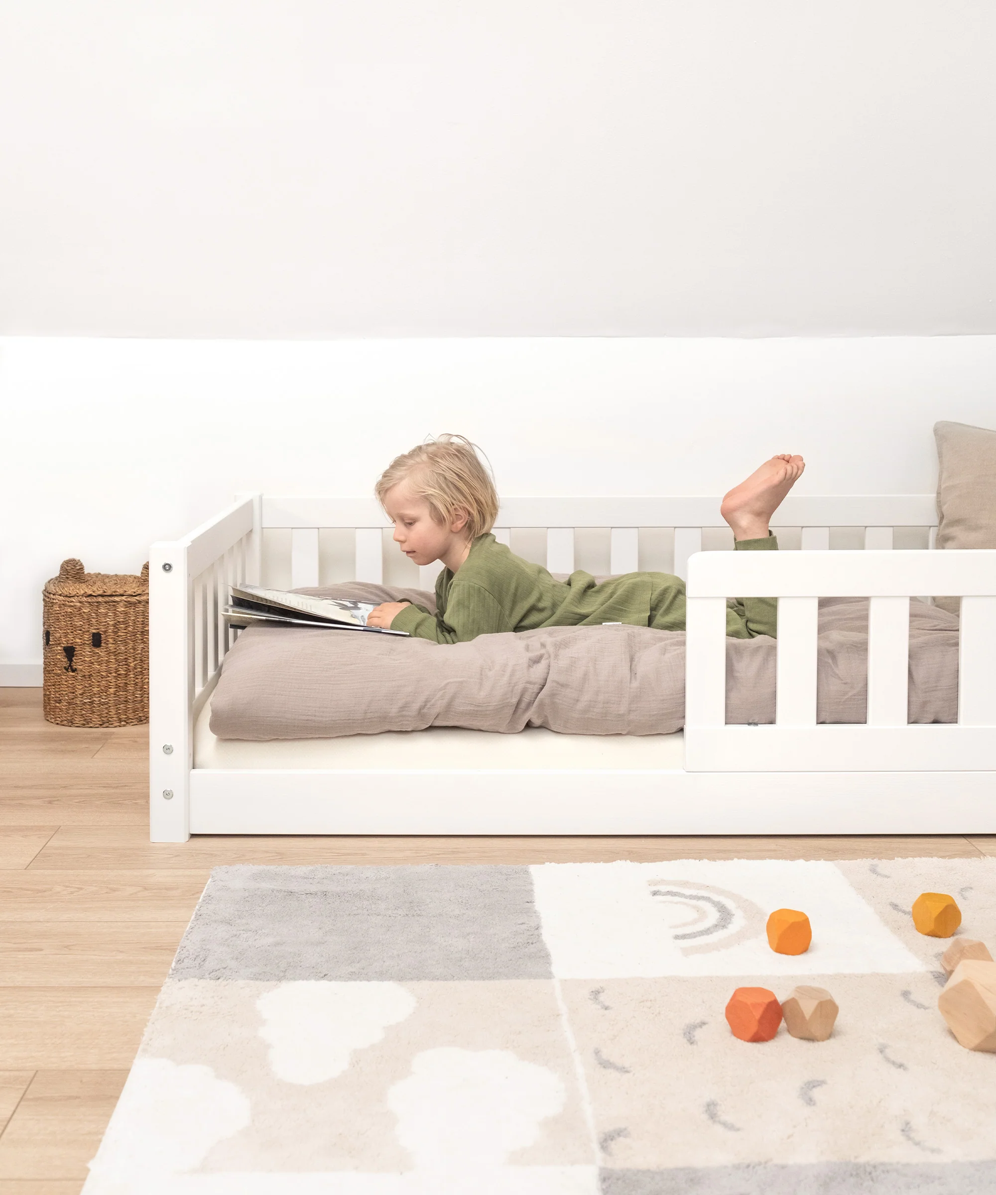 Bodenbett Lille  |  Kiefer Weiß - Image 10